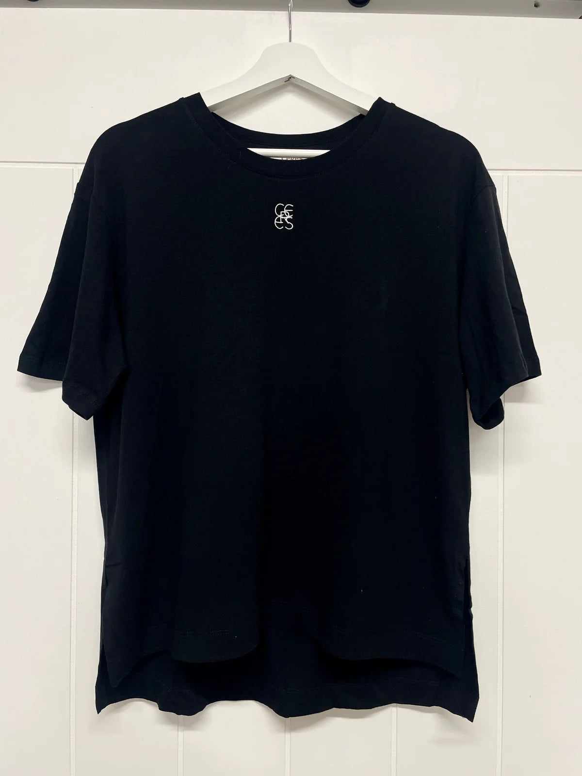 Slouchy Split Hem Tee BlackRuffled T-Shirts